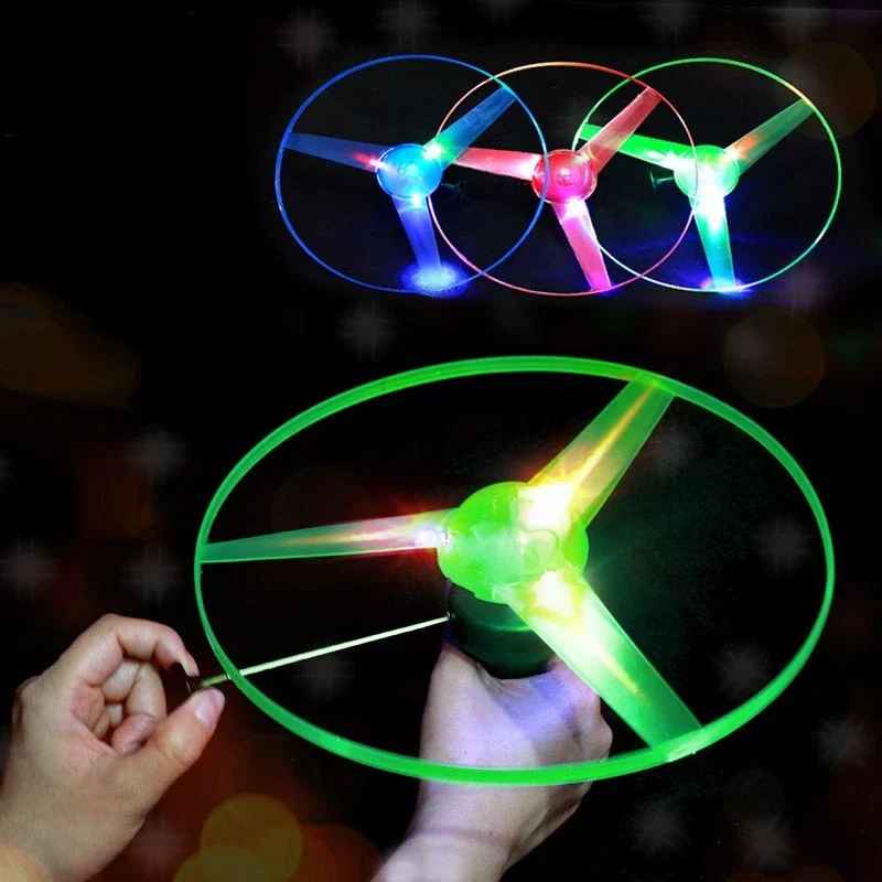 Snurrande UFO med ljuseffekter