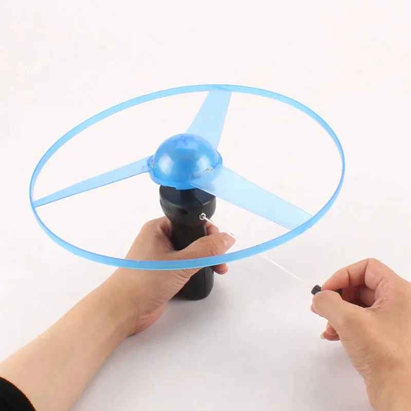 Snurrande UFO med ljuseffekter