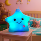 LED Stjärnkudde – Mjuk Nattlampa i Plysch med Färgskiftande Ljus