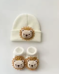 Babyset med Mössa och Strumpor